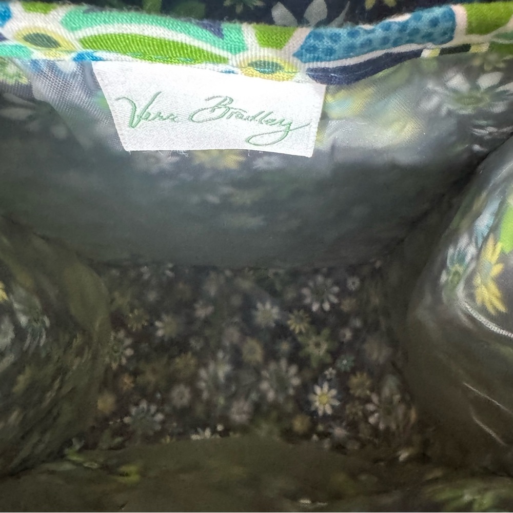 Vera Bradley Quilted Velcro Lunch Bag - Picture 5 of 11